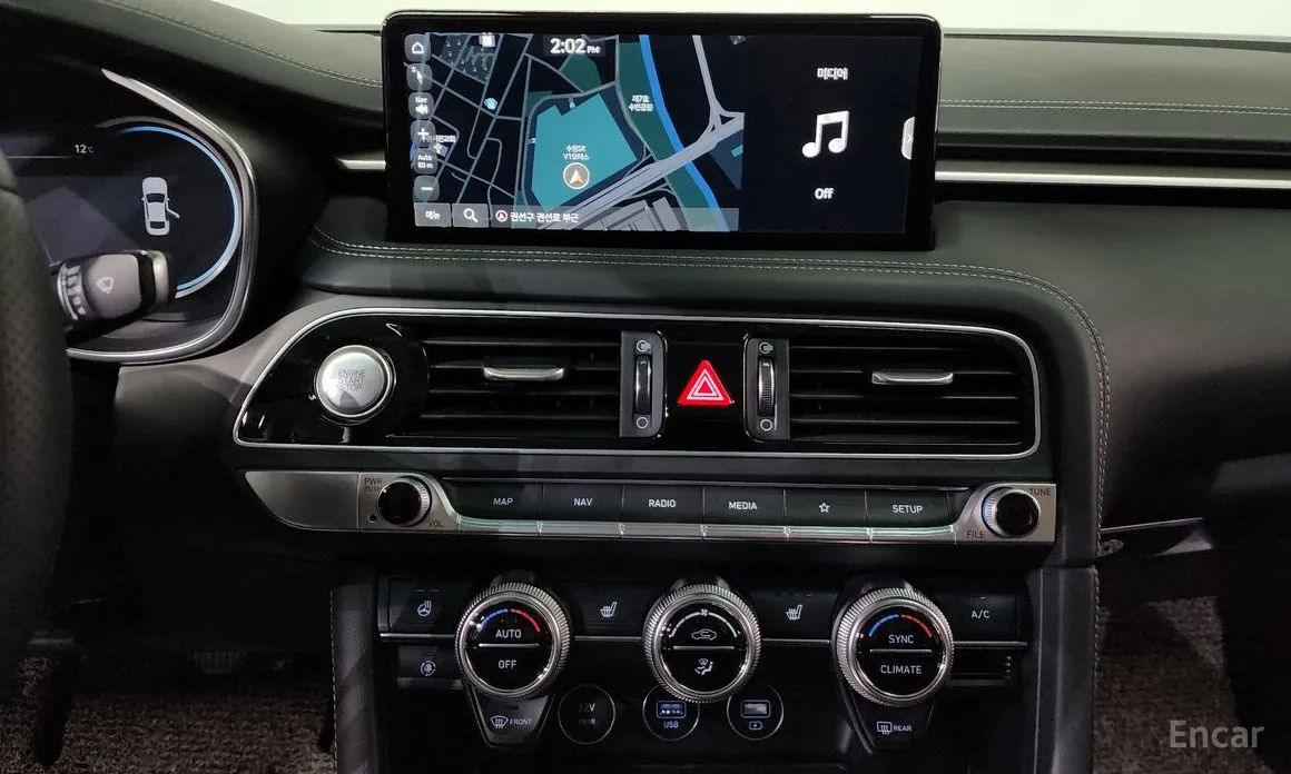 Photo 15 - Genesis G70