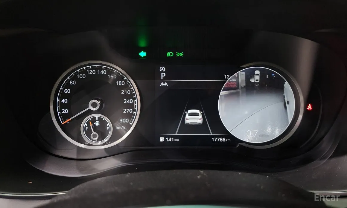 Photo 8 - Genesis G70
