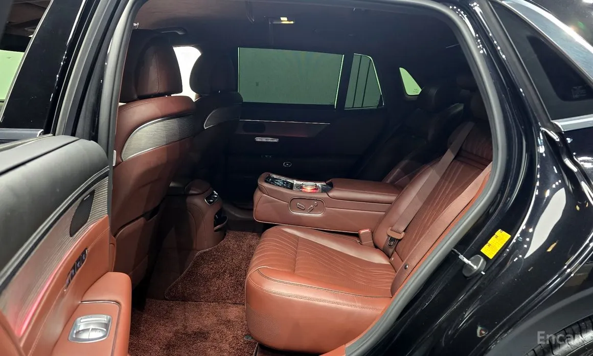 Фото 12 - Genesis G90