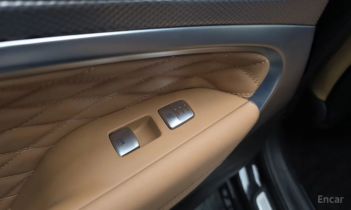 Photo 19 - Genesis G70