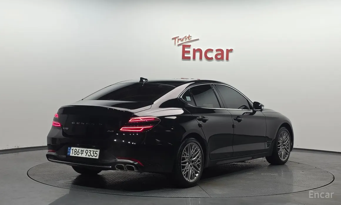 Photo 2 - Genesis G70