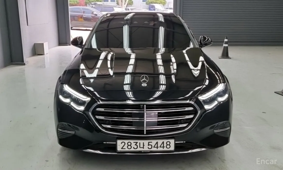 Mercedes-Benz E-Class 2024 E300 4MATIC Exclusive