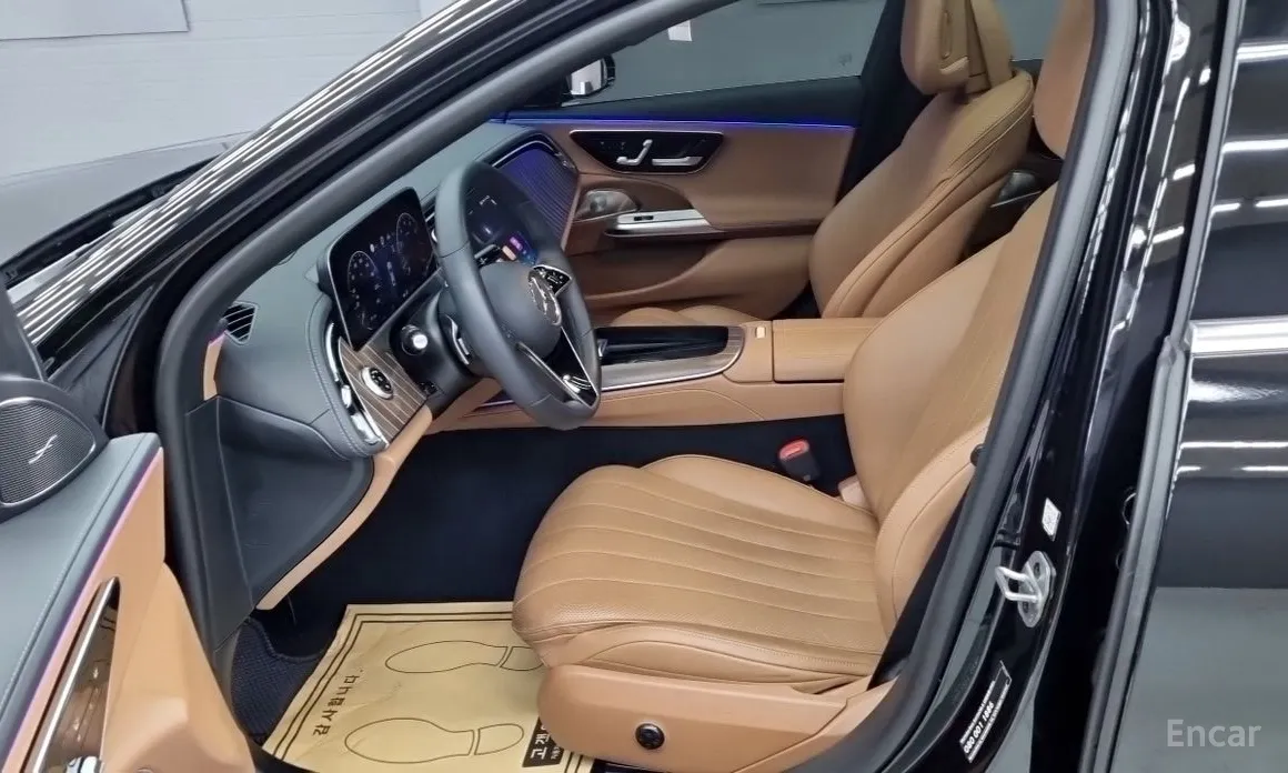 Mercedes-Benz E-Class 2024 E300 4MATIC Exclusive