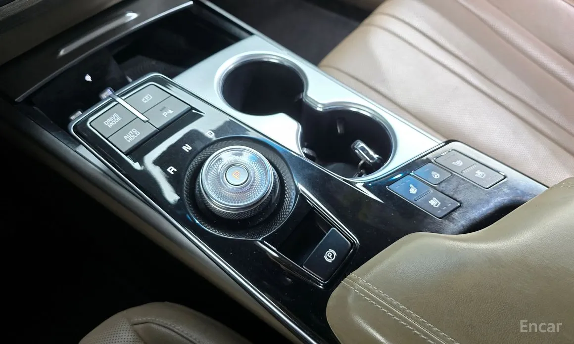 Photo 9 - Kia K8