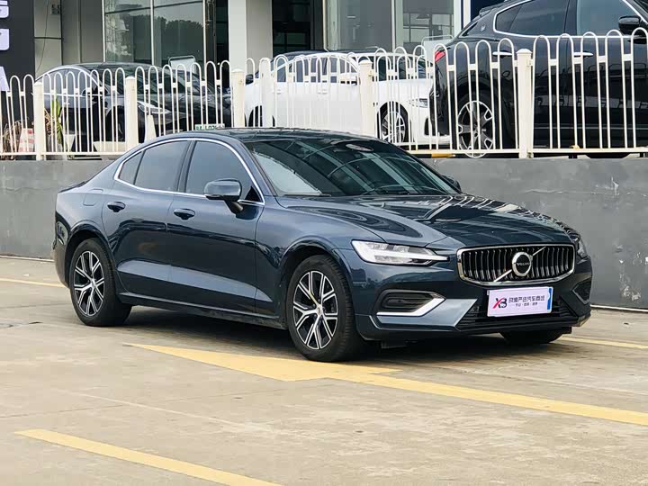 Volvo S60 2025 2025款 B4 智逸豪华版