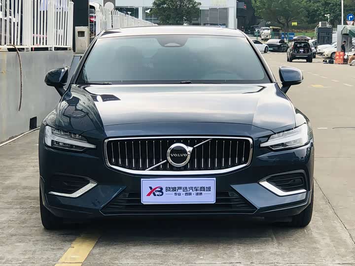 Volvo S60 2025 2025款 B4 智逸豪华版