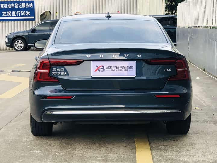 Volvo S60 2025 2025款 B4 智逸豪华版