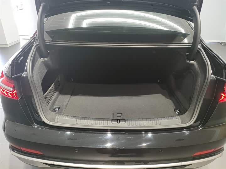 Zdjęcie 9 - Audi A6L
