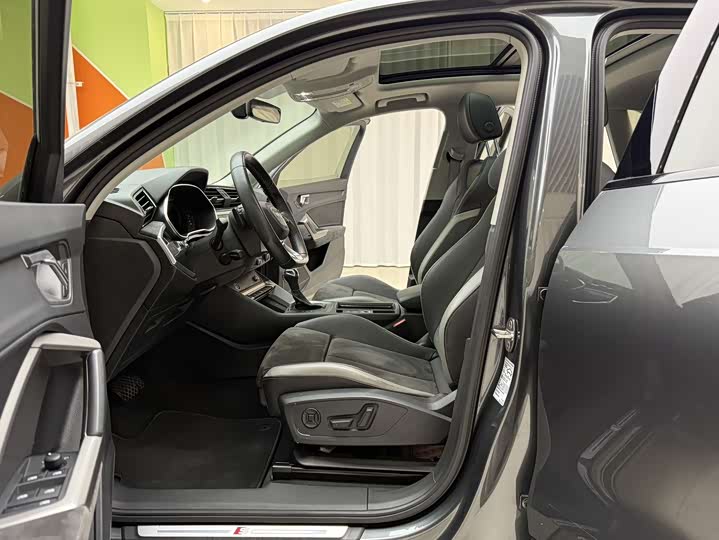Zdjęcie 4 - Audi Q3