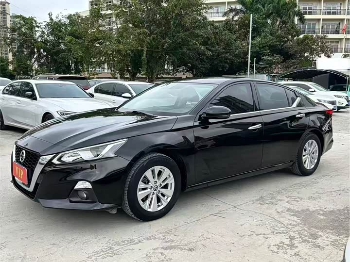 Фото 1 - Nissan Teana
