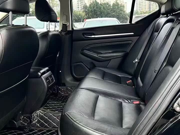 Фото 5 - Nissan Teana