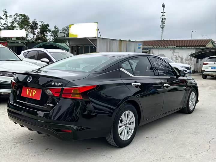 Фото 9 - Nissan Teana
