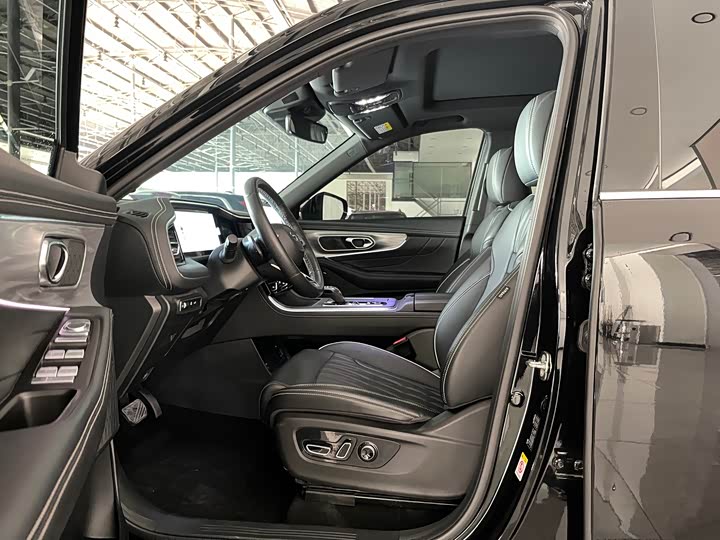 GAC Trumpchi GS8 2024 2024款 领航系列 2.0TGDI 两驱豪华智联版 7座