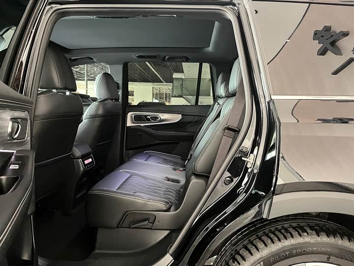 GAC Trumpchi GS8 2024 2024款 领航系列 2.0TGDI 两驱豪华智联版 7座