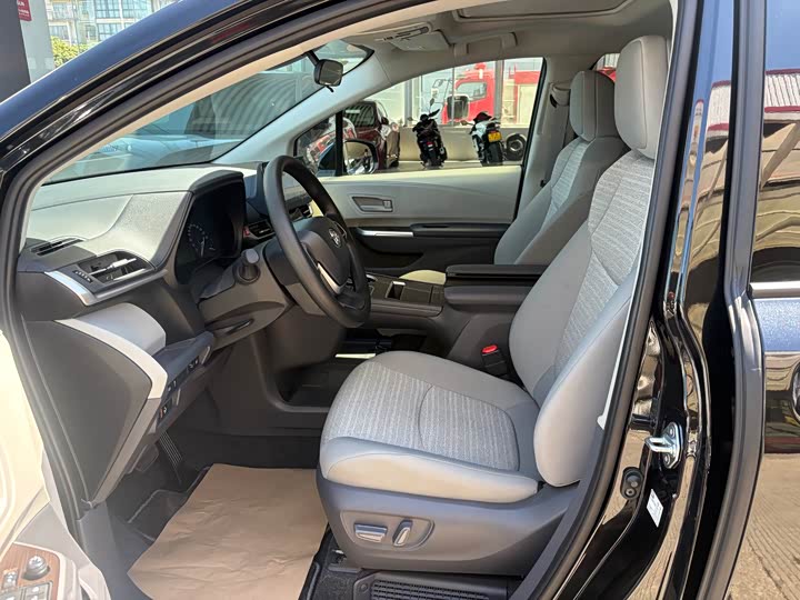Toyota Sienna 2024 2024款 2.5L混动 舒适版