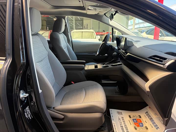 Toyota Sienna 2024 2024款 2.5L混动 舒适版