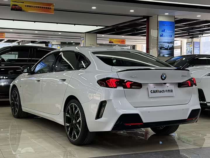 BMW 2 Series 2025 2025款 225L M运动曜夜套装