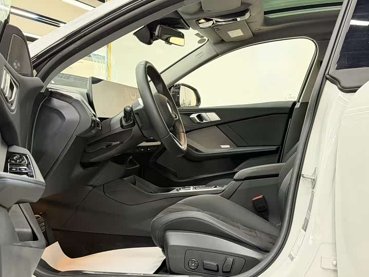 BMW 2 Series 2025 2025款 225L M运动曜夜套装