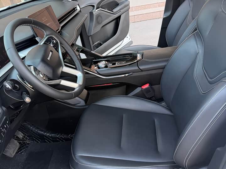 Photo 2 - Haval H6
