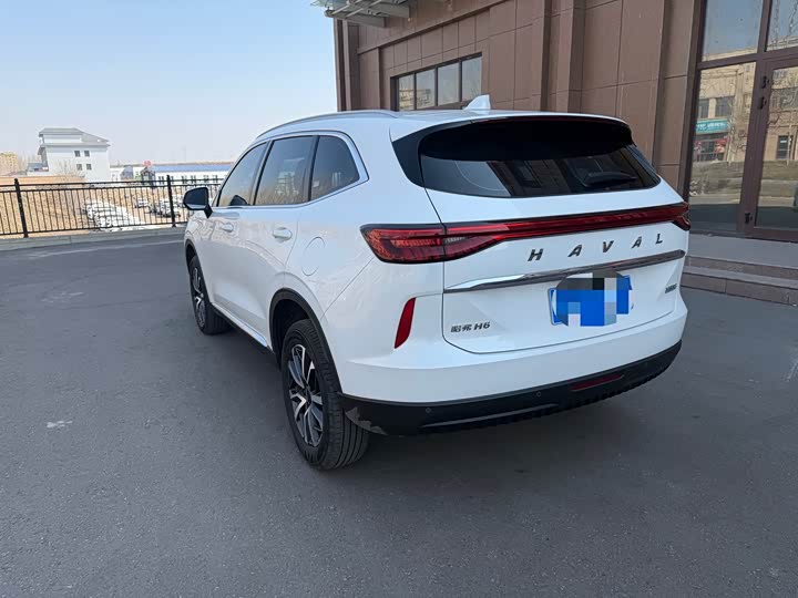 Photo 8 - Haval H6