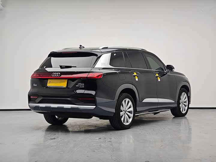 Audi Q6 2024 2024款 45 TFSI quattro 齐云型 羽林套装 6座