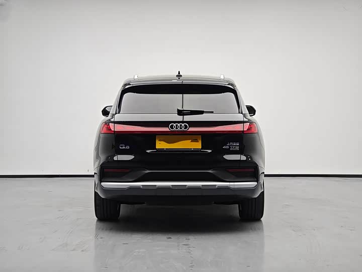 Audi Q6 2024 2024款 45 TFSI quattro 齐云型 羽林套装 6座