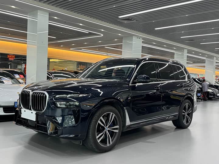 BMW X7 2023 2023款 xDrive40i 尊享型M运动套装