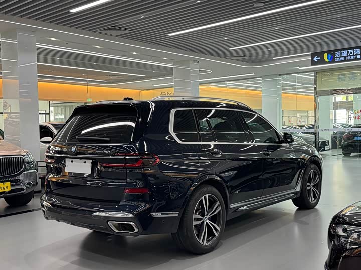 BMW X7 2023 2023款 xDrive40i 尊享型M运动套装