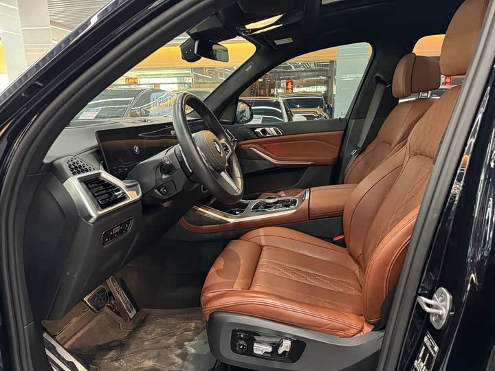 BMW X7 2023 2023款 xDrive40i 尊享型M运动套装