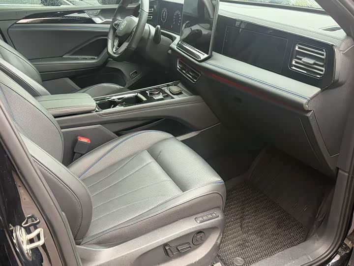 Фото 4 - Volkswagen Tiguan L Pro