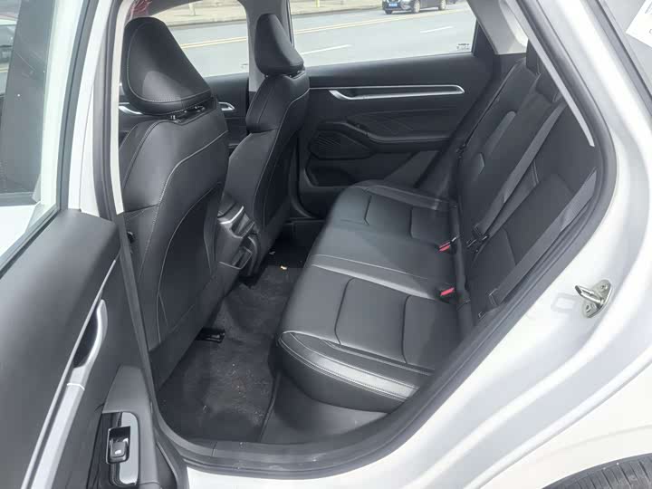 Фото 7 - Geely Emgrand