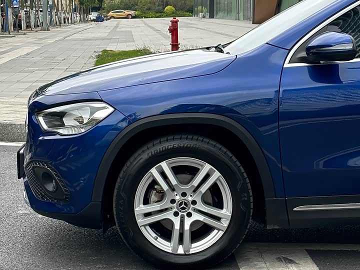 Фото 4 - Mercedes-Benz GLA-Class