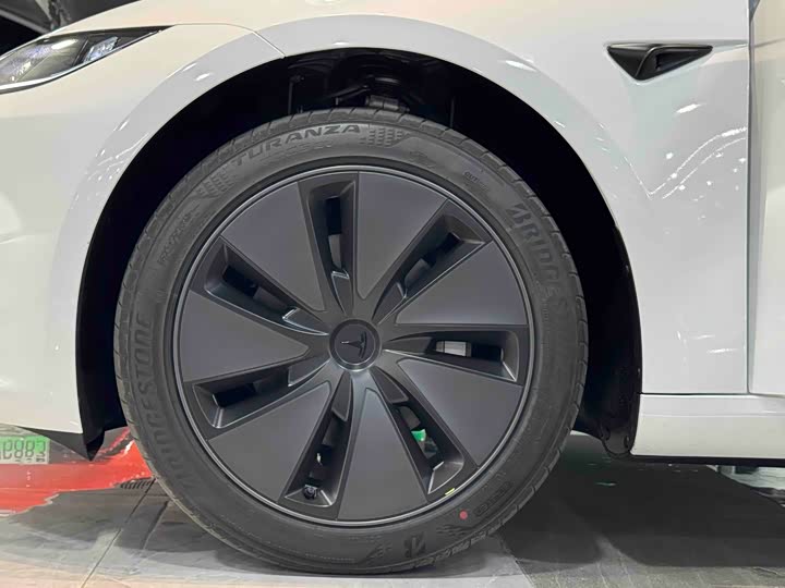 Tesla Model 3 2025 2025款 改款 后轮驱动版