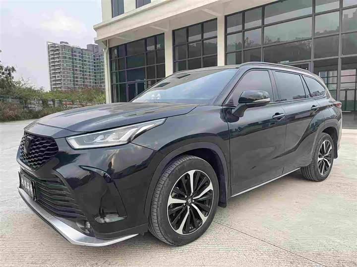 Photo 1 - Toyota Crown Kluger