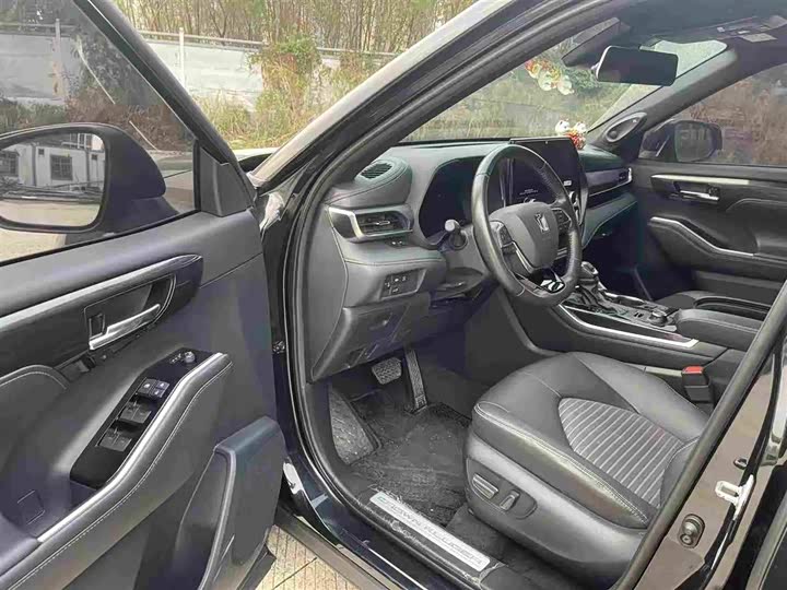 Photo 3 - Toyota Crown Kluger