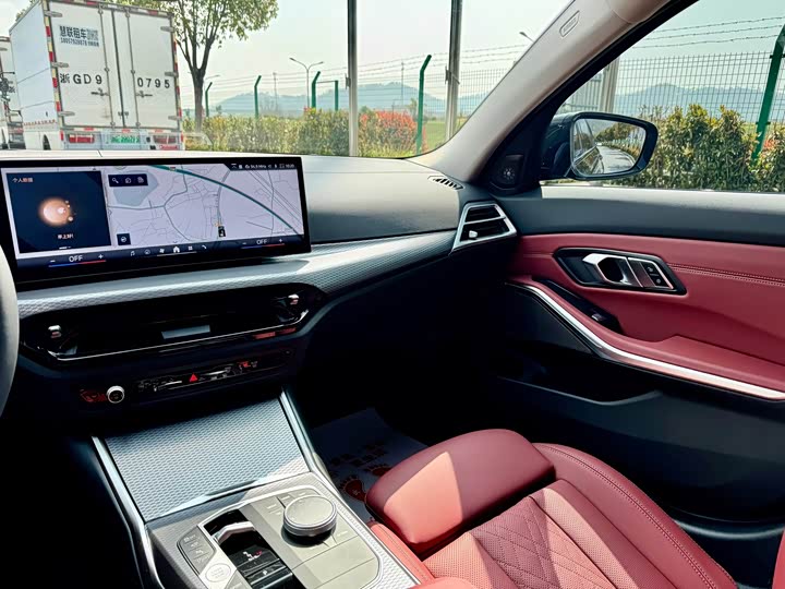 BMW 3 Series 2025 2025款 330Li M运动曜夜套装