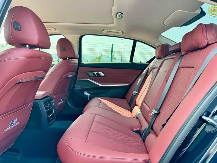 BMW 3 Series 2025 2025款 330Li M运动曜夜套装