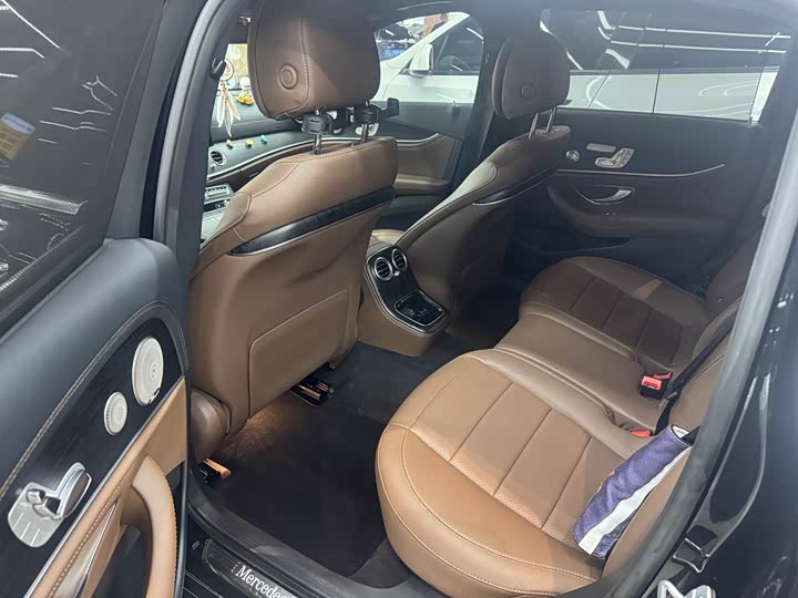 Фото 8 - Mercedes-Benz E-Class
