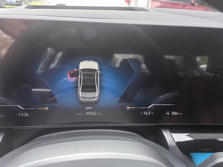 Photo 9 - BMW i5