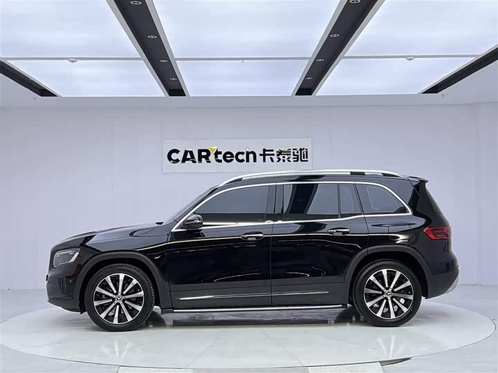 Фото 8 - Mercedes-Benz GLB-Class