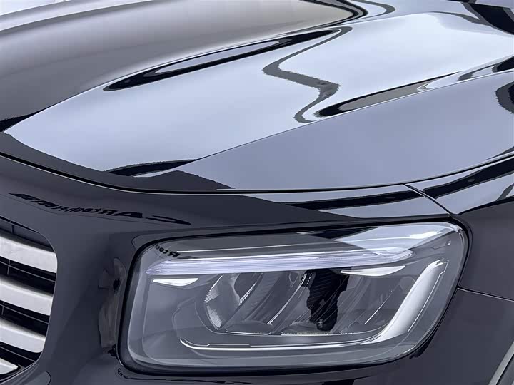 Фото 9 - Mercedes-Benz GLB-Class