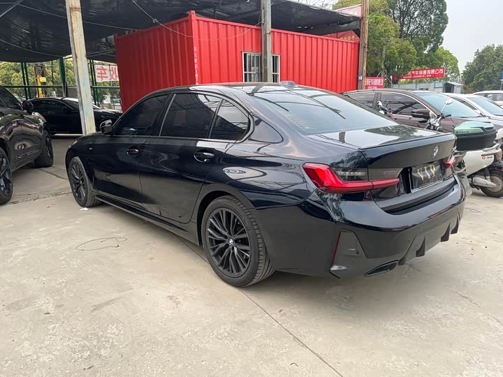 Zdjęcie 4 - BMW 3 Series
