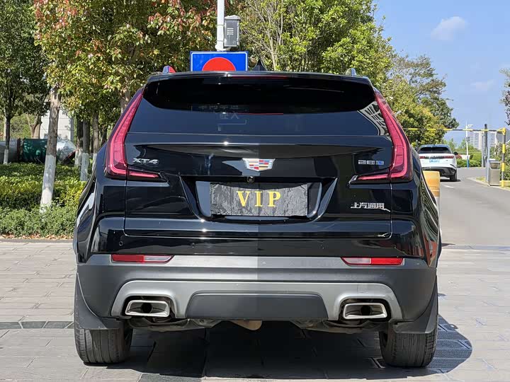 Фото 9 - Cadillac XT4