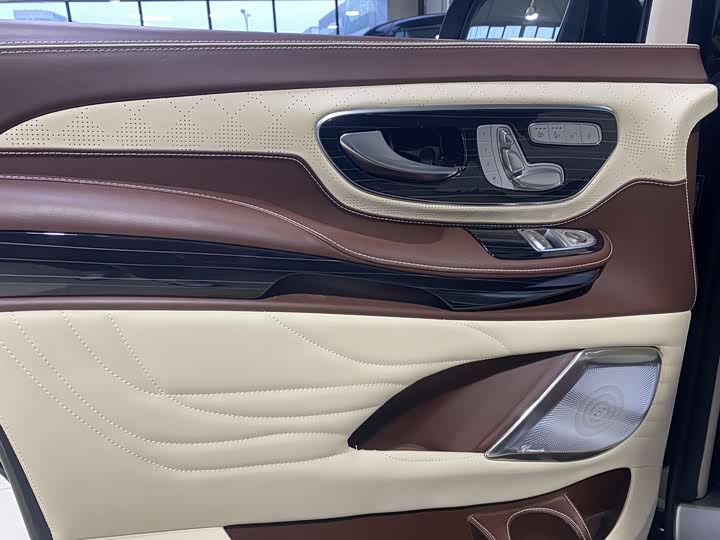 Mercedes-Benz V-Class 2022 2022款 V 260 L 长轴距豪华版