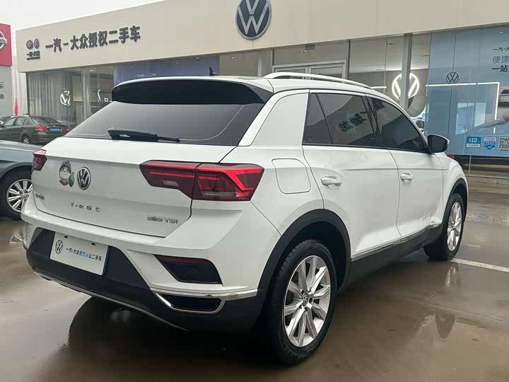 صورة 3 - Volkswagen T-Roc