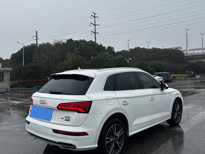 Audi Q5L 2020 2020款 40 TFSI 荣享时尚型