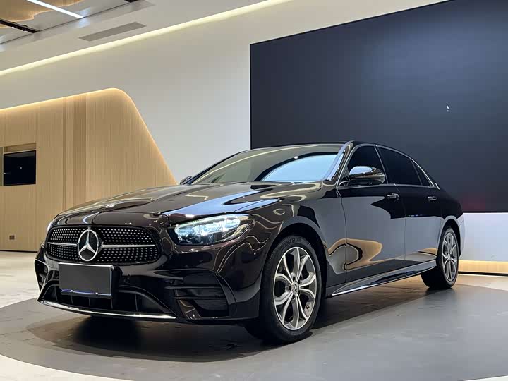 Zdjęcie 1 - Mercedes-Benz E-Class