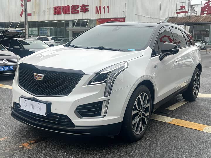 Фото 1 - Cadillac XT5