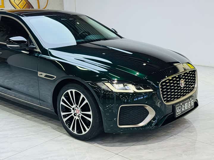 Jaguar XF L 2024 2024款 2.0T P250 两驱尊享豪华版