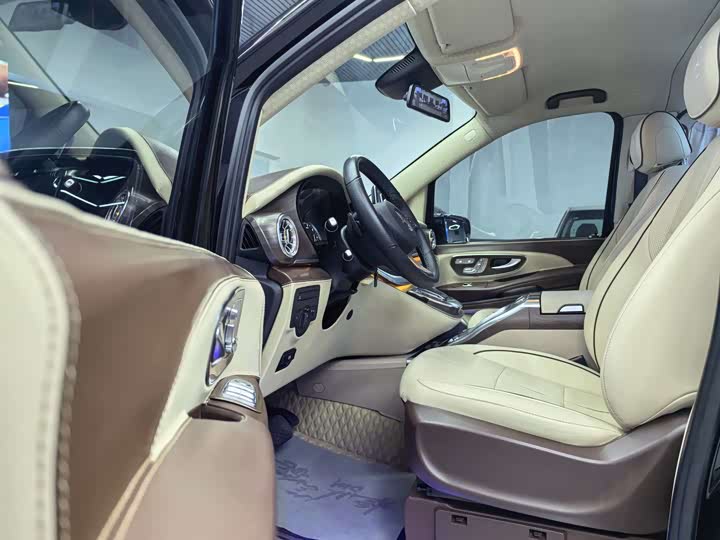 صورة 3 - Mercedes-Benz Vito